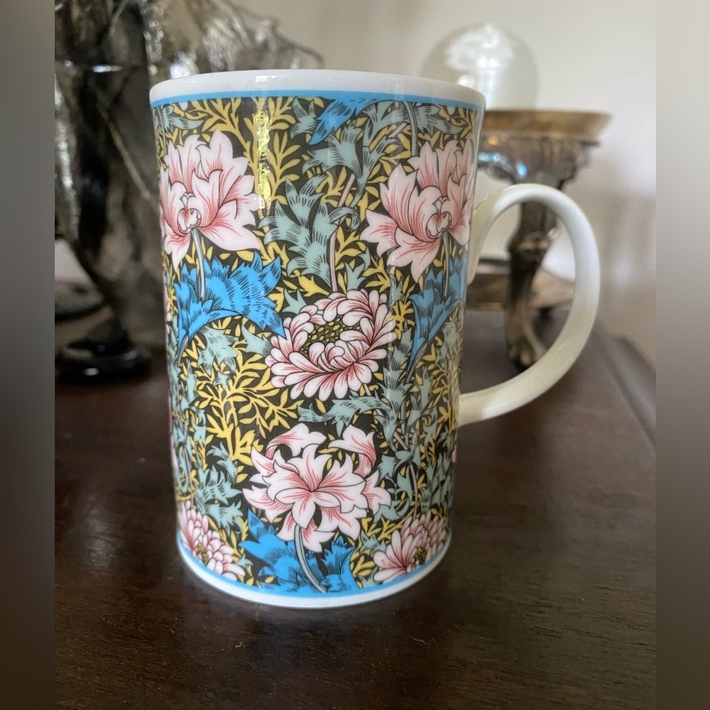 Dunoon Bone China Tea Cup with William Morris Chrysanthemum Flower Design